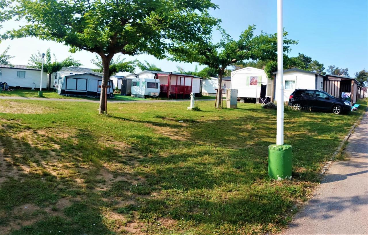 Camping Derby Лоредо Екстериор снимка